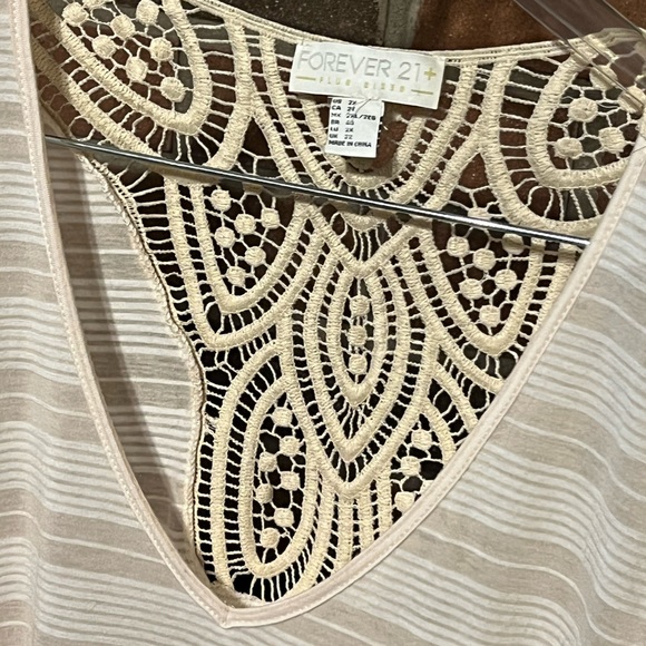 SOLD!!  2X Forever 21 Boho Romantic Crochet Embroidery Batwing - Picture 7 of 11